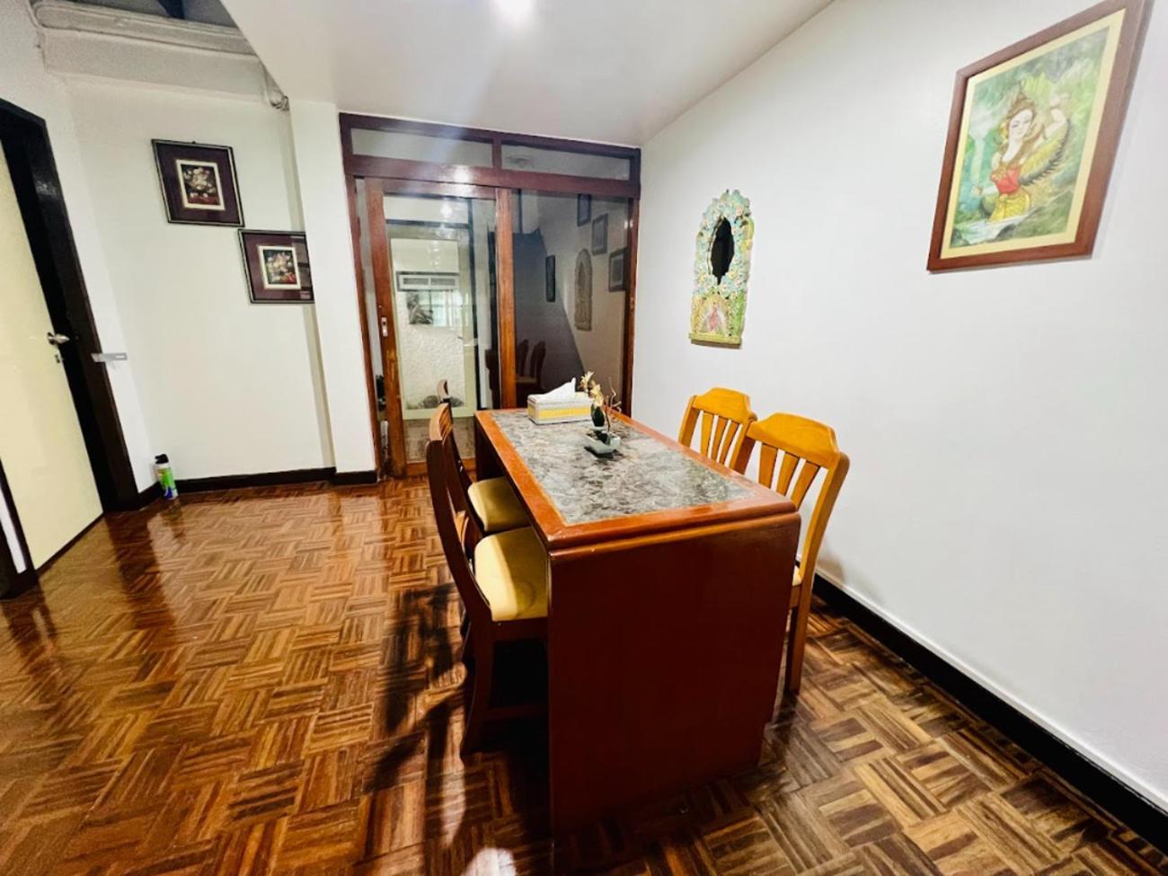 מלון בנגקוק Reehouse@Soi Cowboy/Asoke Bts מראה חיצוני תמונה